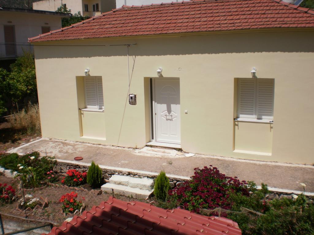 Pension Gina Méthana Extérieur photo