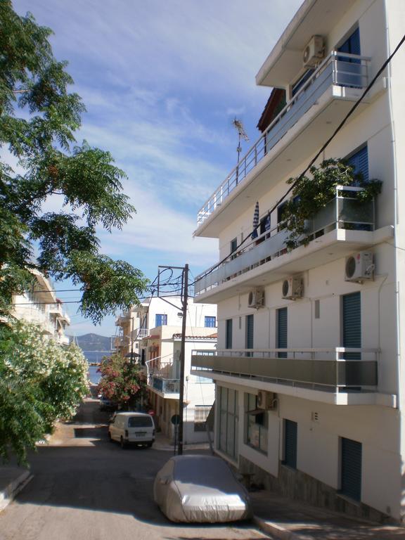 Pension Gina Méthana Extérieur photo