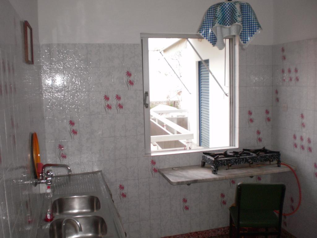 Pension Gina Méthana Extérieur photo