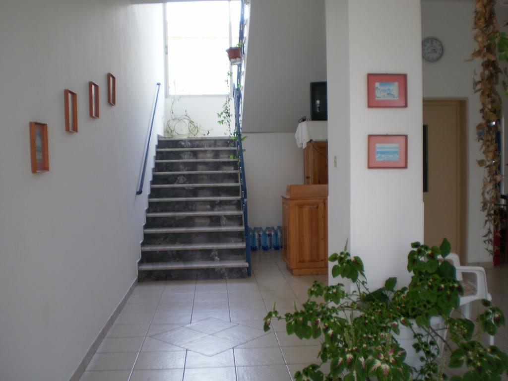 Pension Gina Méthana Extérieur photo